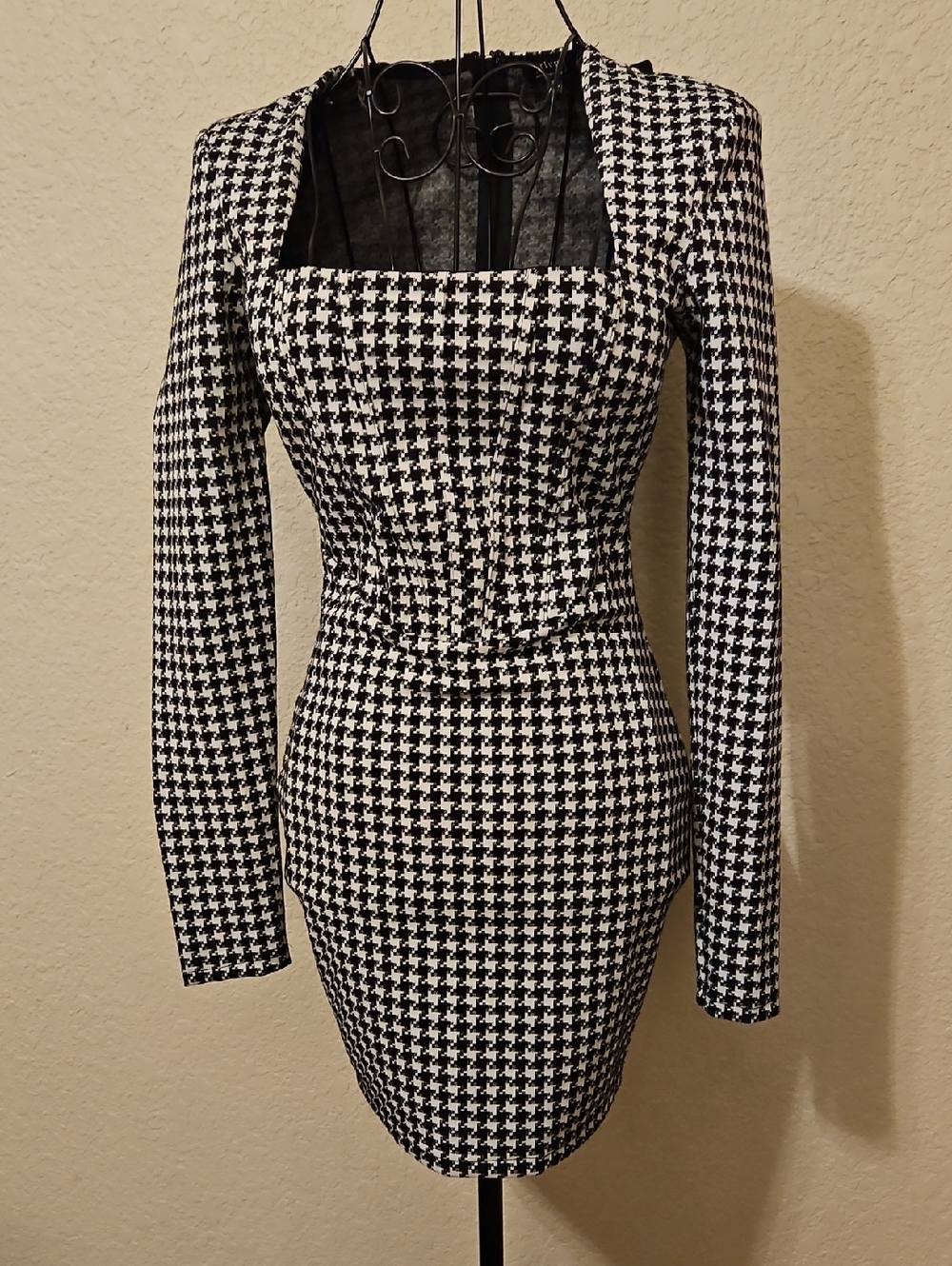 privy Black & White Houndstooth Long Sleeve Square Neck Dress